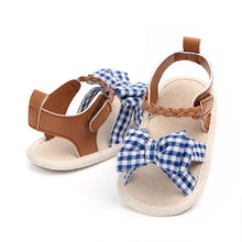 Cargar imagen en el visor de la galería, New summer 0-1 years old female baby sandals soft bottom princess shoes non-slip baby toddler shoes - Curtis &amp; Ivory
