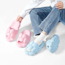 Charger l&#39;image dans la galerie, Soft Cloud Design Slippers Cute House Shoes Women Outdoor Indoor Bathroom Slipper - Curtis &amp; Ivory
