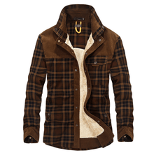 Charger l&#39;image dans la galerie, Winter Jacket Men Thicken Warm Fleece Jackets Coats Pure Cotton Plaid Jacket Military Clothes - Curtis &amp; Ivory
